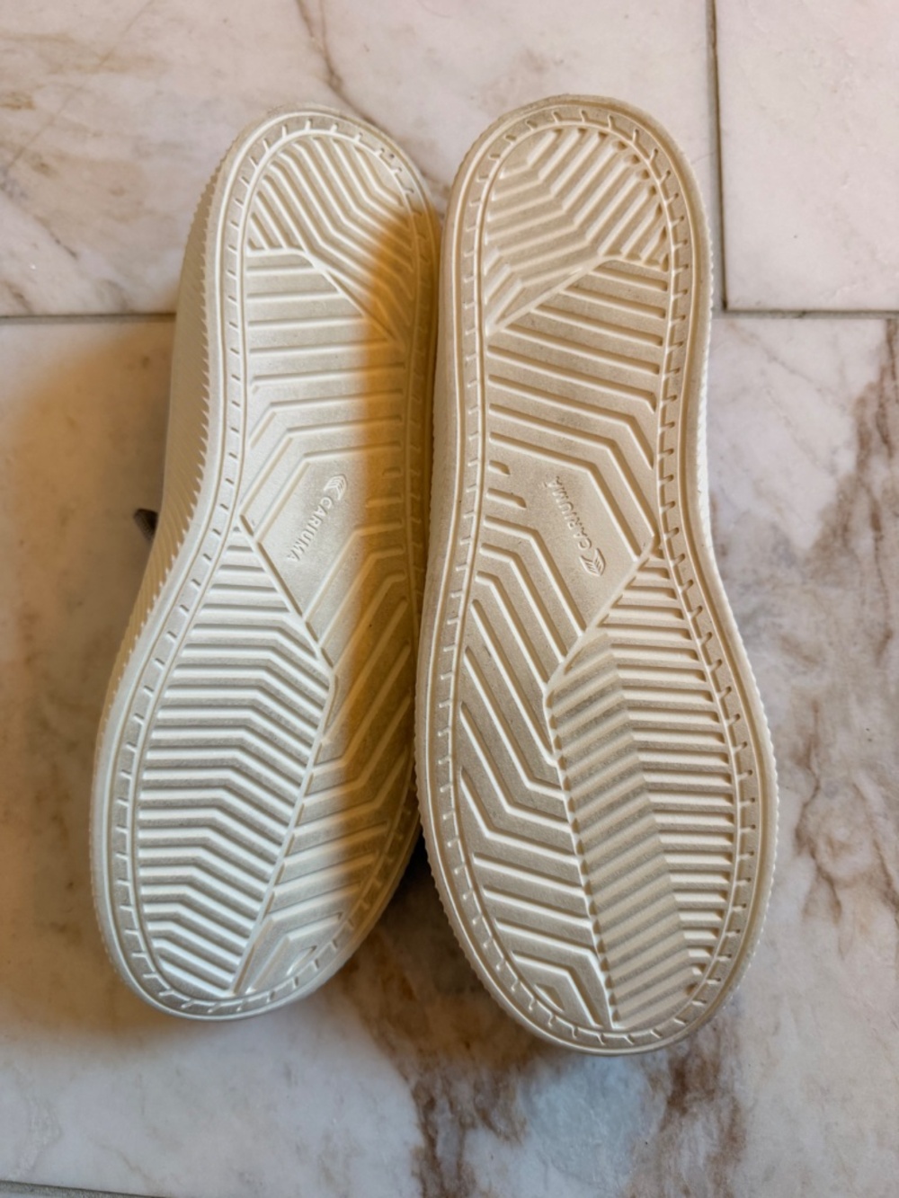 Cariuma Slip On Sneakers - Picture 2 of 3